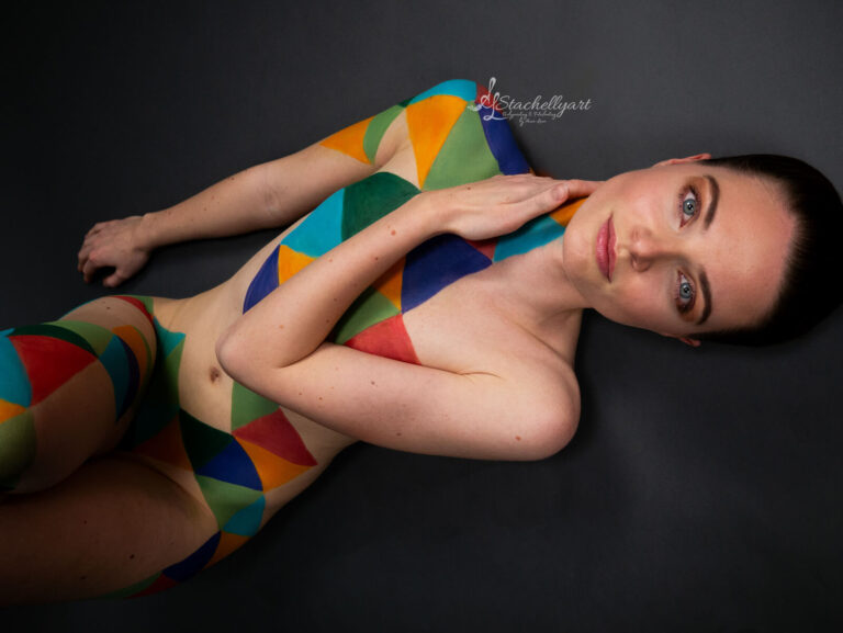 Bodypainting mit Dreiecken