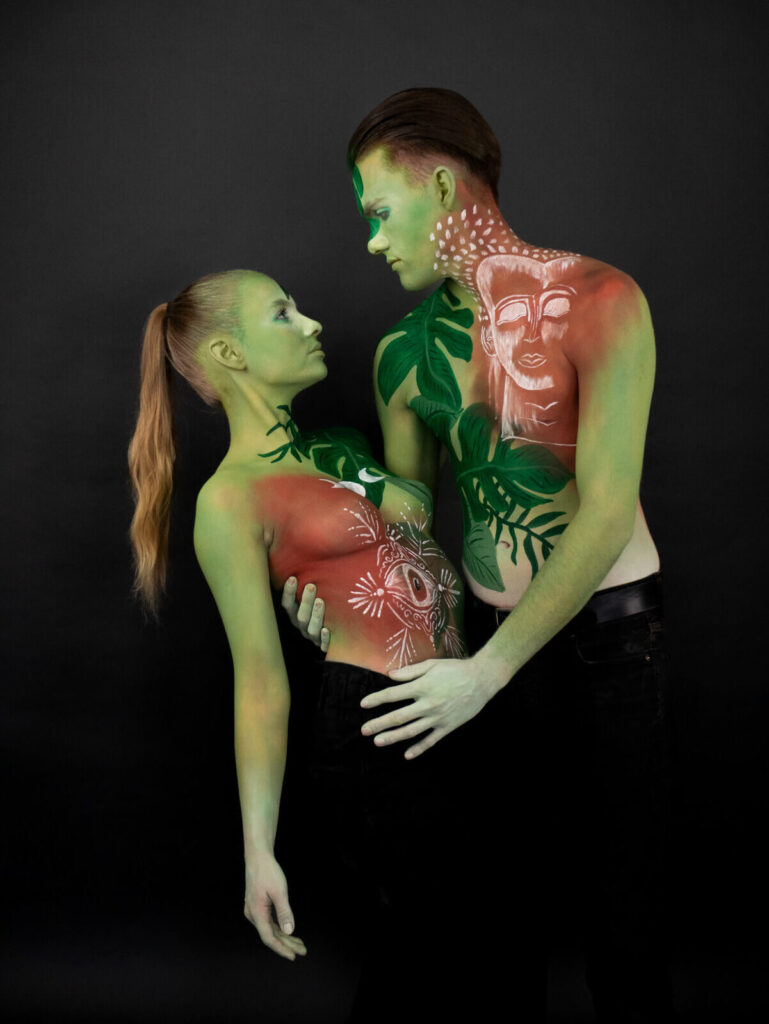 Bodypainting auf den Körpern eines Liebespaares von Stachellyart.