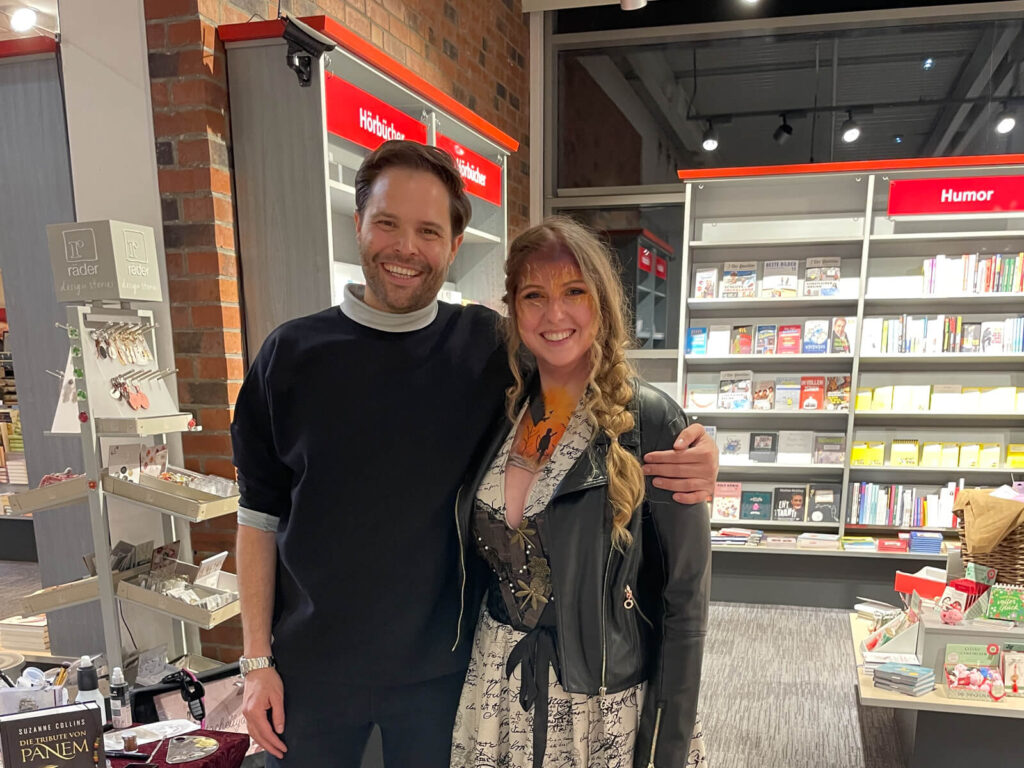 Anna-Lena und Nicolas Artaja bei der Lesung im Hugendubel Kiel von Panem L