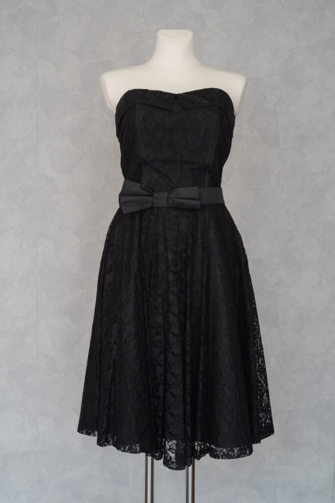 Stachellyart Fundus Ballkleid