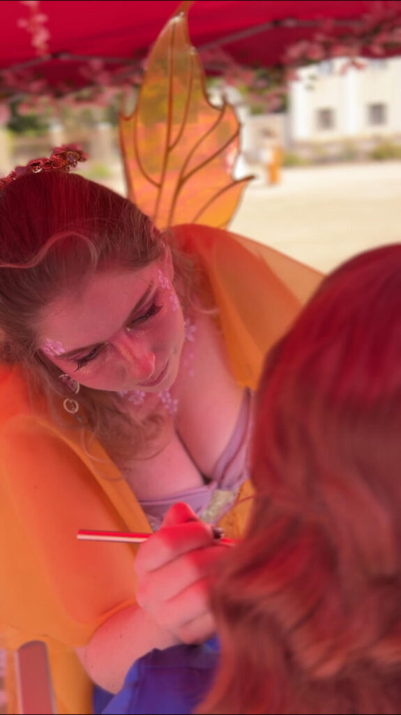 Stachellyart beim schminken auf dem Mana Festival 2025 - Supernatural