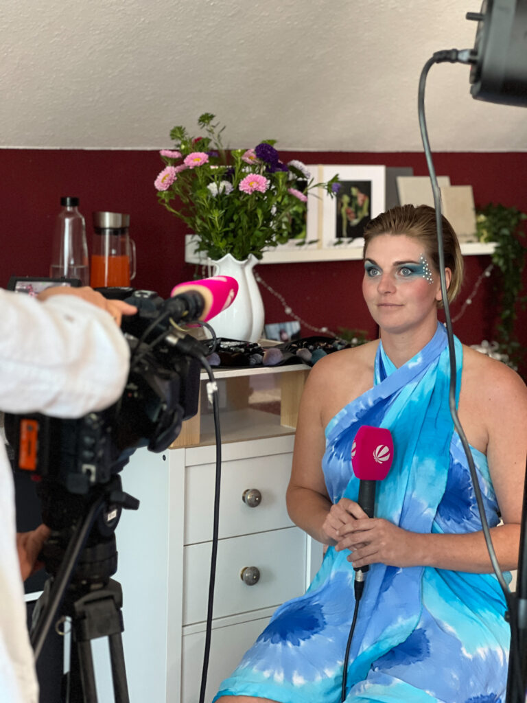 Bodypainting Stachellyart bei Sat.1