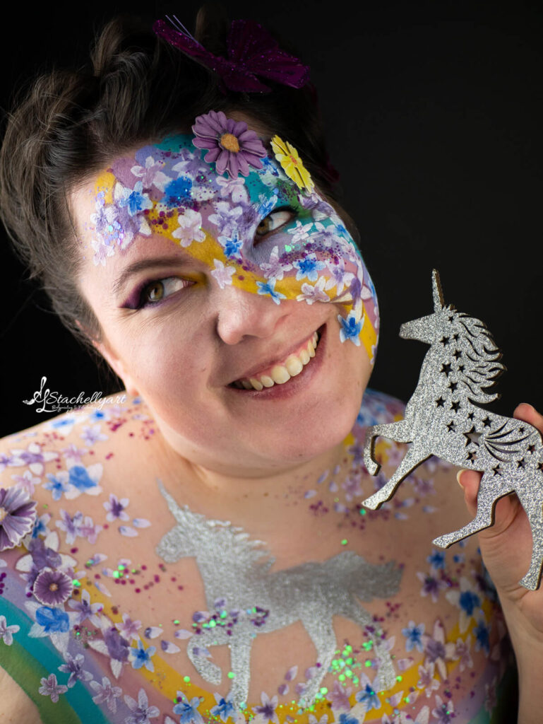 Vertrauen trifft Kreativität beim Einhorn-Faceppainting - Making Of