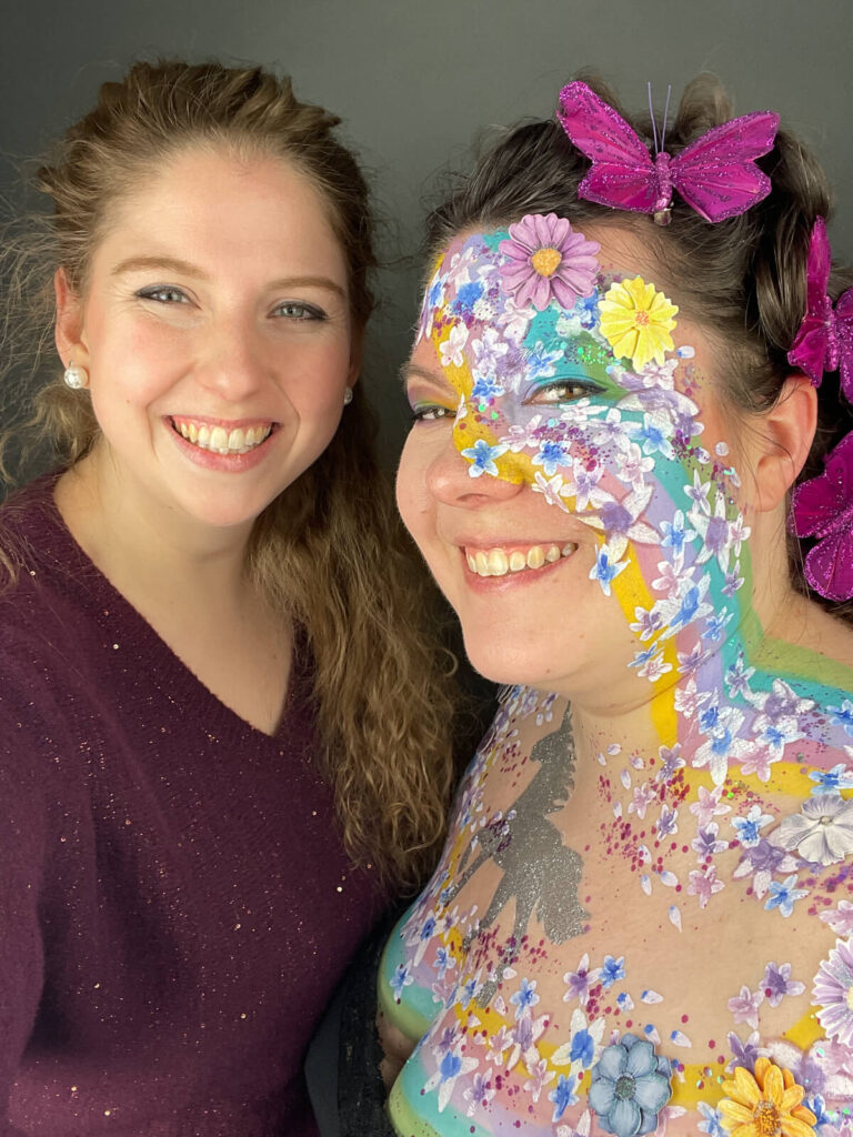 Vertrauen trifft Kreativität beim Einhorn-Faceppainting - Selfi