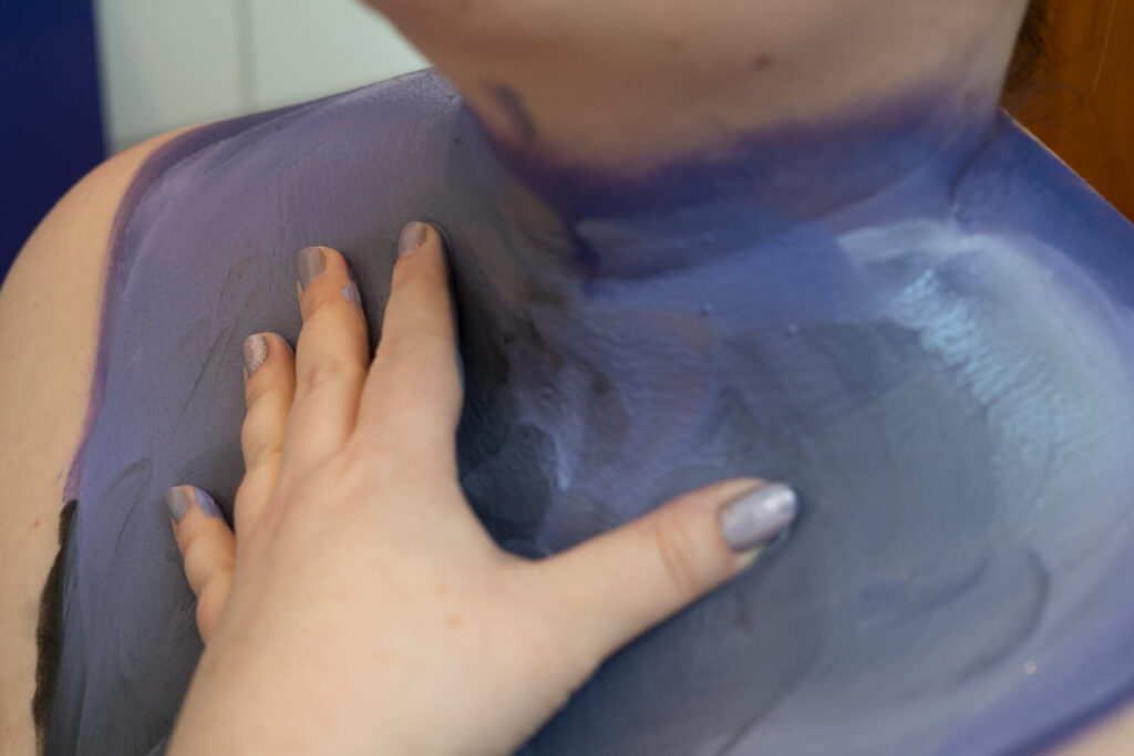 Bodypainting abschminken